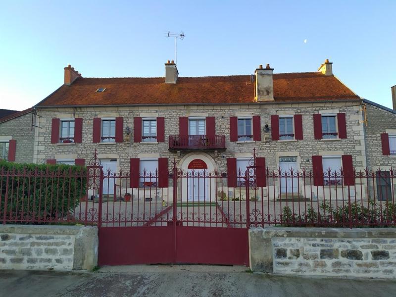 La Residence Du Canal De Bourgogne Монбар Екстер'єр фото