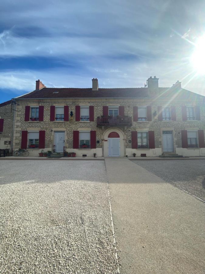 La Residence Du Canal De Bourgogne Монбар Екстер'єр фото